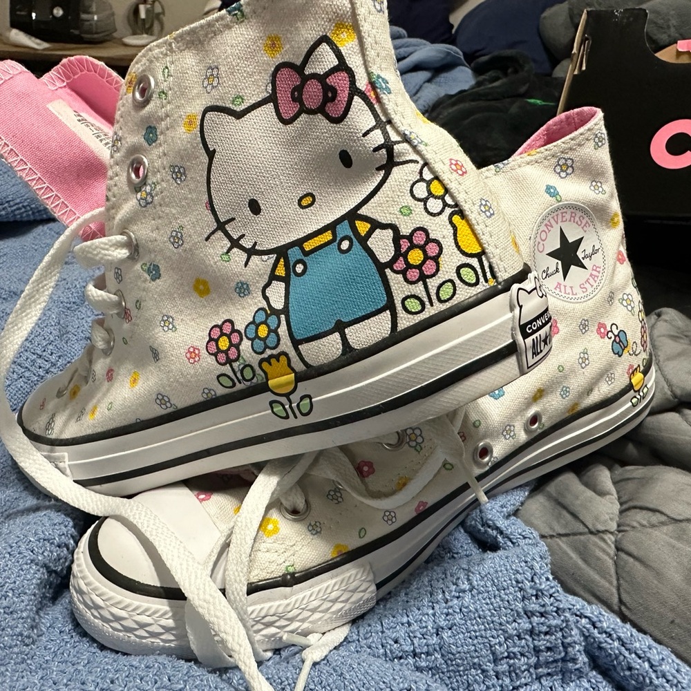 Converse X Hello Kitty collab NIB